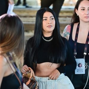 Simaria recebeu críticas pela aparência, como mostram comentários da página Lorena Magazine