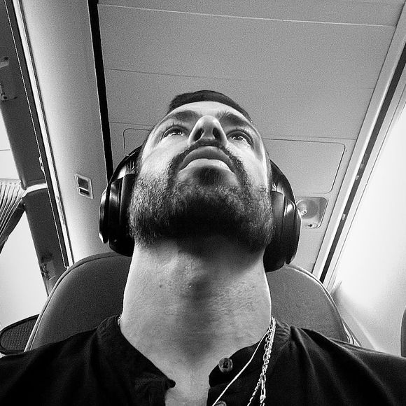 "Tomou banho? Escovou o dentinho? Passou o desodorante? [risos] senão a mimadinha não grava", disparou uma internauta, provocando Bella Campos