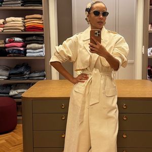Look sofisticado e all white: Taís Araujo aposta em produção elegante e poderosa