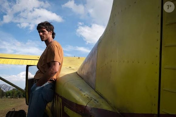 Jacob Elordi vive Hig, um piloto que tenta sobreviver em um mundo devastado por um surto mortal em ‘Ponto Sem Retorno