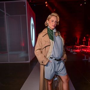 Confira look da influenciadora Malu Borges em evento com Sabrina Sato e Taís Araújo