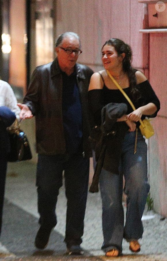 Tony Ramos e a neta, Gabriela, foram ao teatro em 19 de junho de 2025