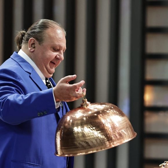 "Já fui muito preocupado com dinheiro. Hoje eu posso pagar meu aluguel. Moro de aluguel. Eu não tenho nada. Mas eu estou vivendo minha vida maravilhosa", disse Érick Jacquin