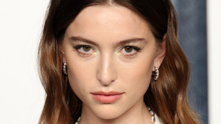 Modelo, amazona e sem fortuna de 10 bilhões de dólares: quem é a filha 'deserdada' de Steve Jobs que fez casamento milionário na Inglaterra