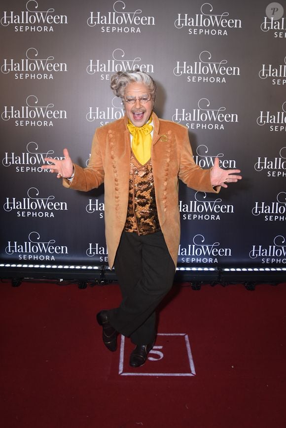 Baile de Halloween da Sephora 2025: Thiago Abravanel ousou em sua fantasia e mostrou ser um verdadeiro showman