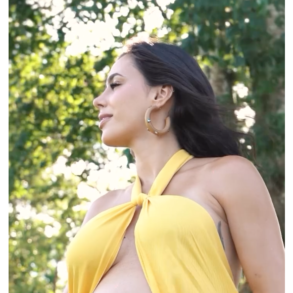 Grávida, Bruna Biancardi gosta de apostar tanto em acessórios mais minimalistas, ou um pouco maiores, como essa argola.