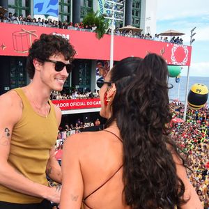Bruna Marquezine e Shawn Mendes curtiram juntos o trio de Ivete Sangalo