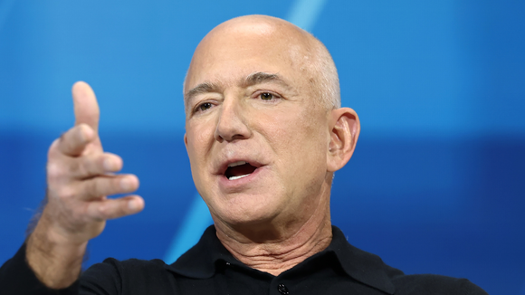 Jeff Bezos tem um hábito simples todas as manhãs que o ajuda a ser mais produtivo durante o dia - e sua esposa o apoia: 'Penso melhor e tenho mais energia'