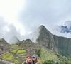 Para viagem ao Peru, Sasha manteve sua preferência por elementos clássicos com um toque moderno reflete uma estética refinada e descomplicada