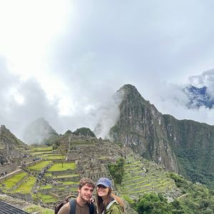 Para viagem ao Peru, Sasha manteve sua preferência por elementos clássicos com um toque moderno reflete uma estética refinada e descomplicada