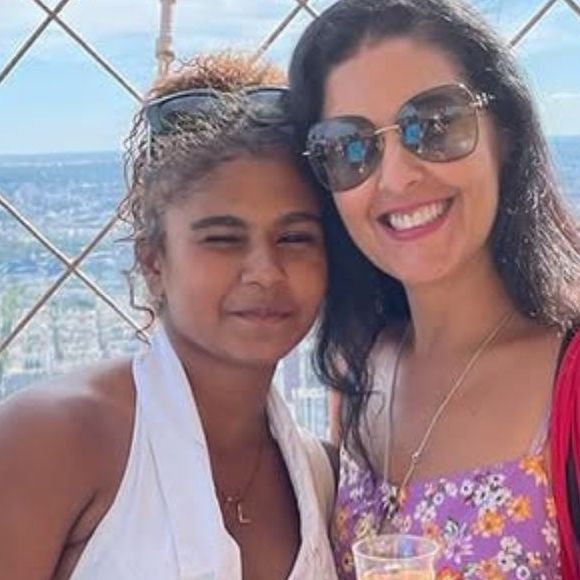 Elaine estava grávida de Luiza Flor quando se casou com Neguinho da Beija-Flor; a garota completará 17 anos em setembro