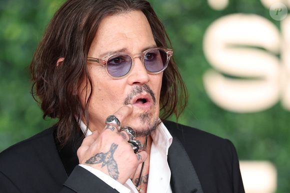Publicação do Deuxmoi acendeu boato falso sobre Jenna Ortega e Johnny Depp em 2023