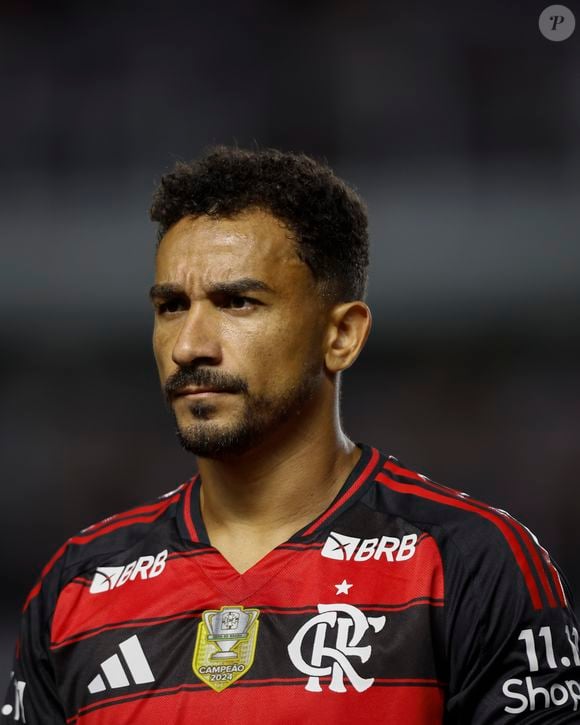 Danilo, do Flamengo, é figura constante nas convocações e foi chamado pelo técnico Carlo Ancelotti para a disputa do Mundial. Ele é considerado uma peça de grande liderança e experiência no grupo, sendo cotado como o titular da lateral-direita para a competição
