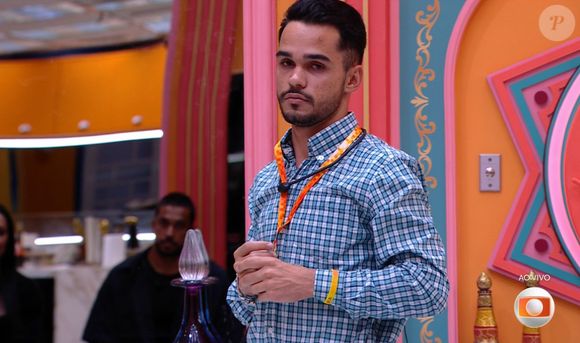 'BBB 25': João Pedro, Líder da semana, indicou Vitória Strada ao Paredão.