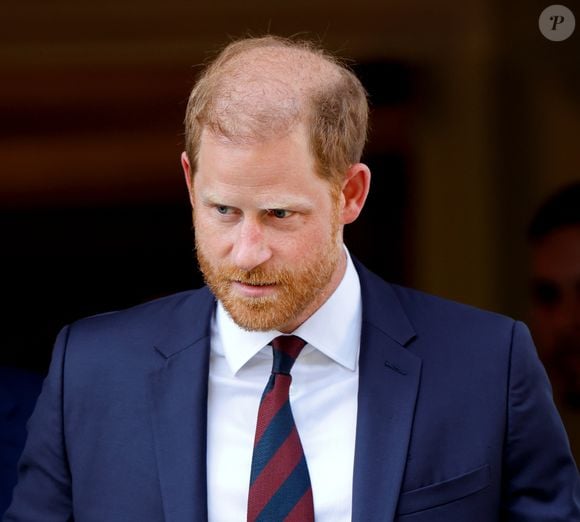 O retorno de Príncipe Harry e Meghan Markle ao Reino Unido não significa uma volta às funções reais. Segundo a People, o casal continuará como membro não atuante da família real e viverá em uma residência privada