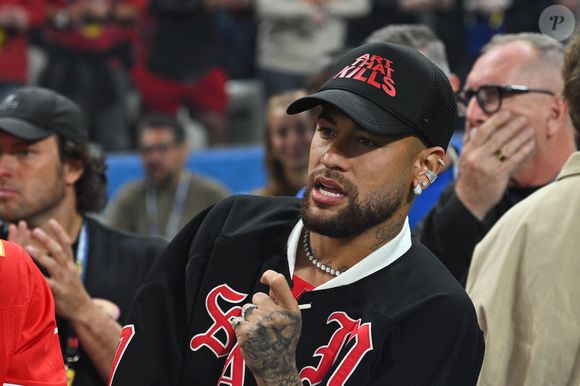 Web comenta: 'A atual sendo o clone da ex, acho que nem têm saudade'