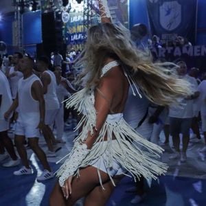 Grávida, Brunna Gonçalves é a musa da Beija-Flor no carnaval 2025