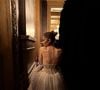 Emagrecimento de Ariana Grande é visível em fotos publicadas nas redes sociais. Cantora vira polêmica na web