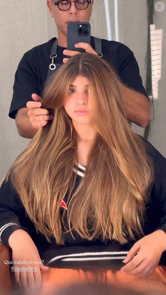 Sofia, filha de Grazi Massafera e Cauã Reymond, renovou o visual nesta quarta-feira (21)