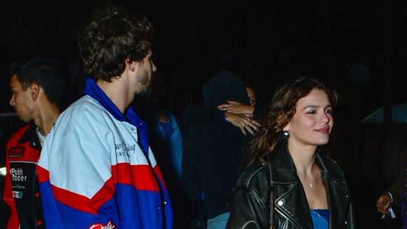 Aos 21 anos, Luana Marquezine, irmã caçula de Bruna Marquezine, é fotografada com ex-'Malhação' no The Town. Veja fotos!