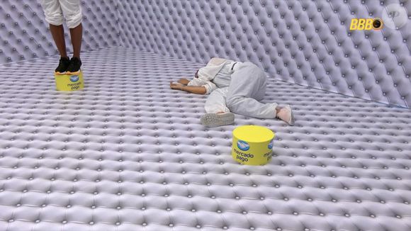 Enquanto estava caída no chão, Rafaella recebeu atendimento médico, mas acabou sendo desclassificada