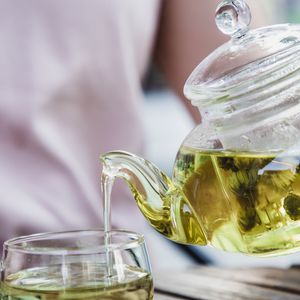 Uma pesquisa brasileira provou que o chá verde aumenta o metabolismo e auxilia no emagrecimento