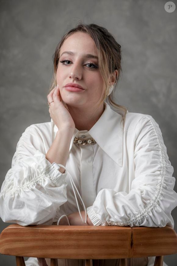 Bruna Griphao revelou que se sentiu completamente acolhida nas cenas mais delicadas da produção, graças ao cuidado da equipe. "Eu me senti extremamente, até mais do que em outros projetos, acolhida, respeitada, cuidada.