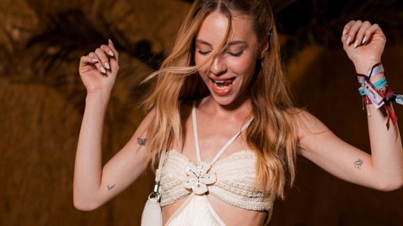 Nossas avós já usavam na década de 1970: essa tendência boêmia, aposta das famosas neste fim de ano, é a mais chique e desejada do Verão 2026