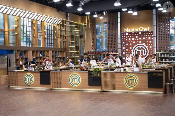 Prova com troca de bancadas, polêmica envolvendo participante e despedida emocionante movimentaram o MasterChef Brasil 2026