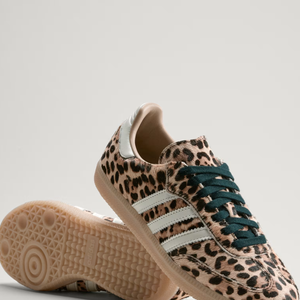 Com cabedal de couro e solado de borracha, o Adidas Samba combina conforto e estilo para o uso diário