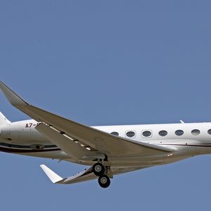 Jatinho de Kim Kardashian conta com quarto, cozinha equipada e estrutura comparável a hotéis de luxo