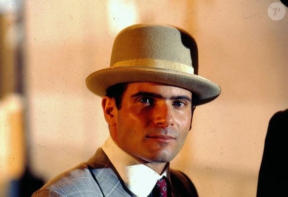 Cazuza opinou a respeito do ator Lauro Corona, que morreria em julho de 1989: 'Ele vai esconder a doença até morrer (...). É muito galãzinho, muito vaidoso. Deus queria que ele não tenha Aids'