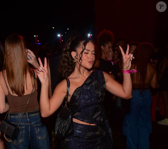 Maisa Silva apostou no pretinho básico para o show de despedida da turnê Numanice, de Ludmilla