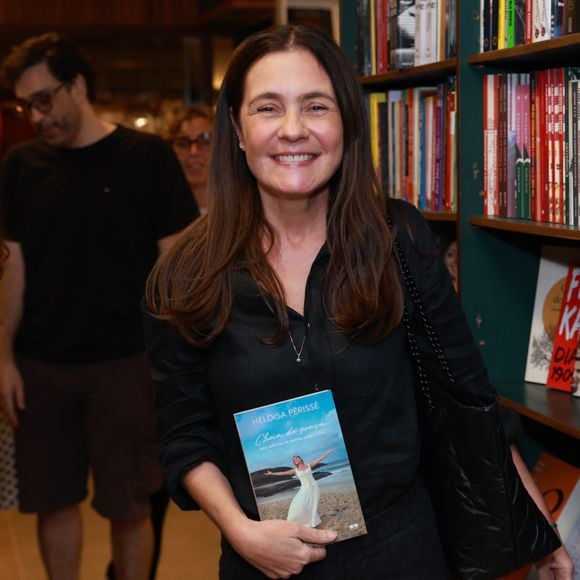 Adriana Esteves ‘se aproximou e disse: 'Posso te ajudar? Eu sei que nem todo mundo gosta, mas estou vendo você sozinha'’, relatou a internauta