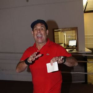 O humorista Sérgio Mallandro vai marcar presença na 'Batalha do Lyp Sinc' neste próximo domingo (23).