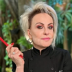 'Dei uma liberada...': a decisão inteligente de Ana Maria Braga, há 25 anos no 'Mais Você', sobre seu figurino e cabelo do 'Chef de Alto Nível', nova aposta da Globo
