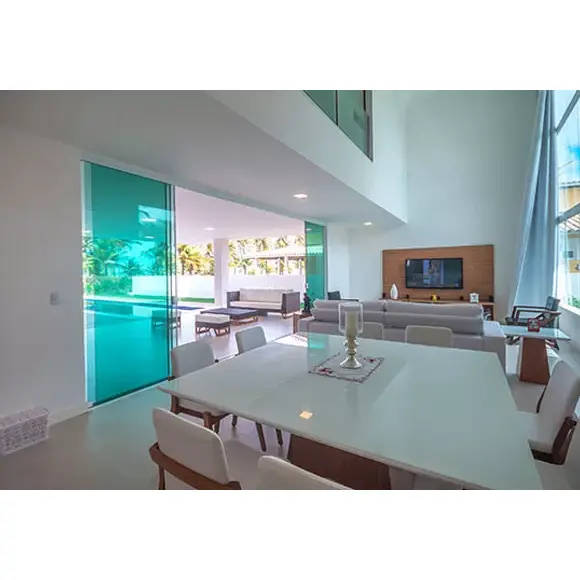 Mansão onde Carla Perez e Xanddy curtiram verão tem 600m² e 425m² de área construída