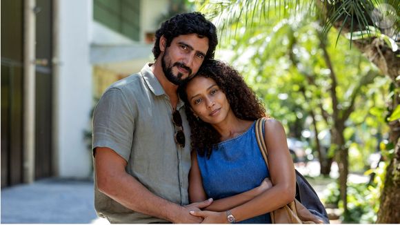 Na última sexta-feira (17), o elenco de 'Vale Tudo' se reuniu para assistir ao último capítulo e Renato Góes (Ivan na trama) falou com a imprensa