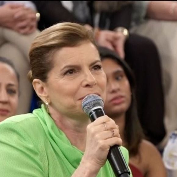 Debora Bloch elogia Manuela Dias no 'Altas Horas' e causa na web: 'Texto muito bom, arrebentou'