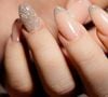 Tons neutros e naturais são a escolha perfeita para quem quer unhas discretas, elegantes e com acabamento impecável sem esforço