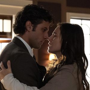 A 2ª fase de 'Quem Ama Cuida' promete fortes emoções! Pedro (Chay Suede) surpreende Adriana (Letícia Colin) com uma atitude que muda os rumos da novela após a saída da protagonista da prisão