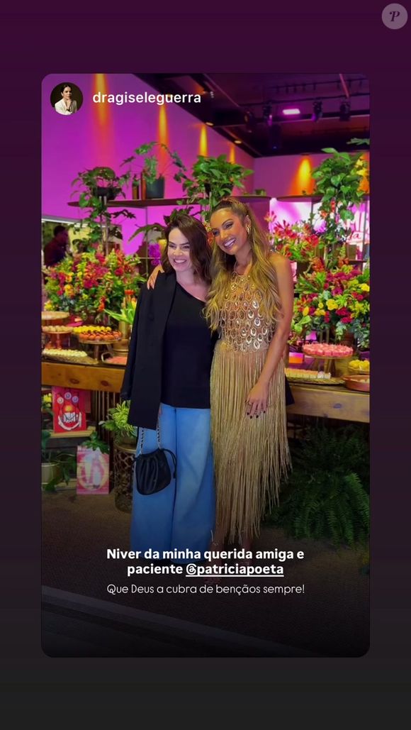 Com look exclusivo de Fabiana Milazzo, Patrícia Poeta posa ao lado de amigos durante a comemoração de seus 50 anos em São Paulo