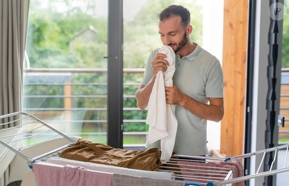 Outra regra essencial adotada pelos japoneses é evitar deixar as roupas encostadas umas nas outras