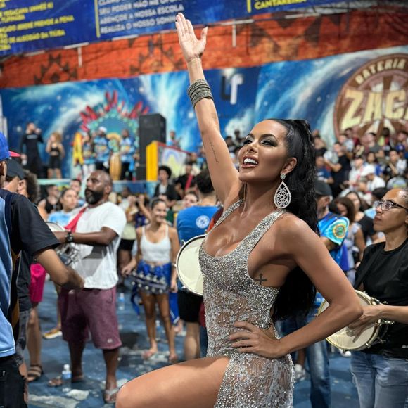 Carnaval 2025: Carla Prata é a rainha de bateria da Acadêmicos do Tucuruvi