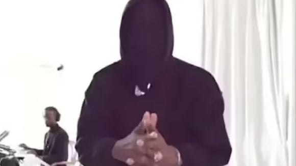 Kanye West assumiu ser homossexual? Furioso, rapper detona Kim Kardashian por custódia dos filhos e dispara em vídeo: 'Sou gay'
