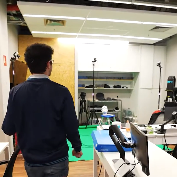 Consoles Xbox, PS4 e PS5 também integram o laboratório de realidade virtual da universidade escolhida por Benício Huck