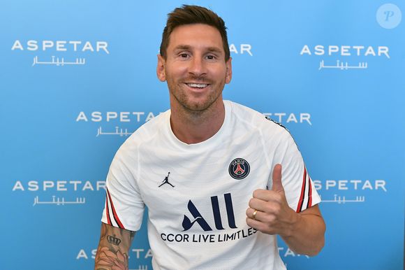 Depois do Barcelona, Lionel Messi assinou com o Paris Saint German