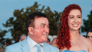 Amado Batista faz forte desabafo após morte da única filha por câncer no fígado aos 46 anos: ‘Com o coração pesado'
