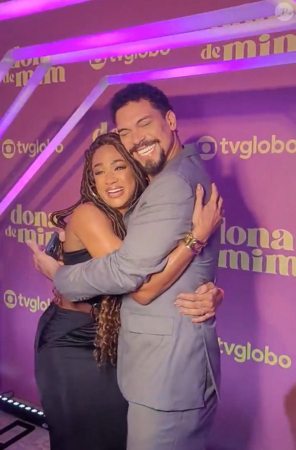 Aline e Vinícius deixaram a web em polvorosa com reencontro caloroso depois do 'BBB 25'