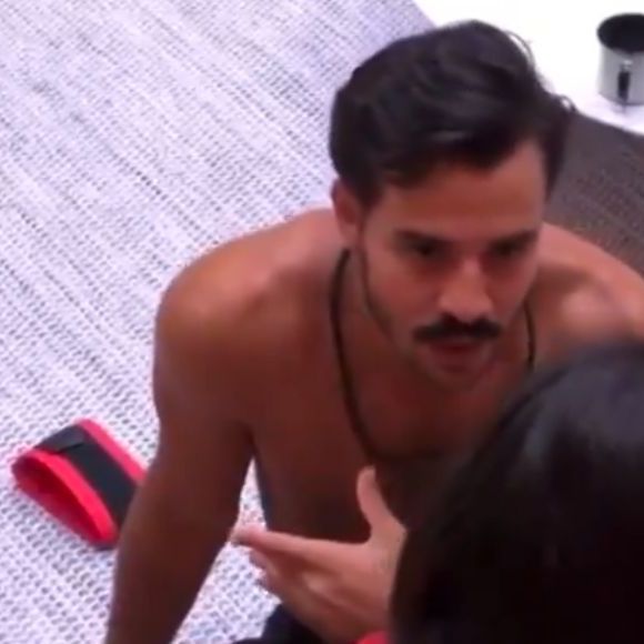 'BBB 25': A atriz da TV Globo comentou com o melhor amigo que estava achando seu comportamento um tanto grosseiro.